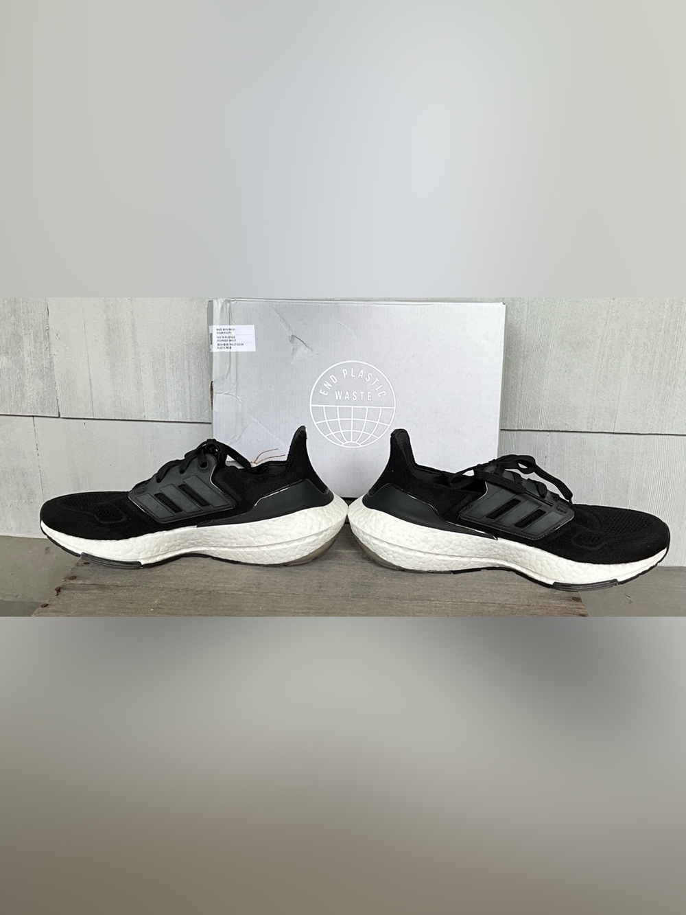 New Adidas Black Ultraboost 22 Running Shoes Women's Size 8 - Picture 4 of 10